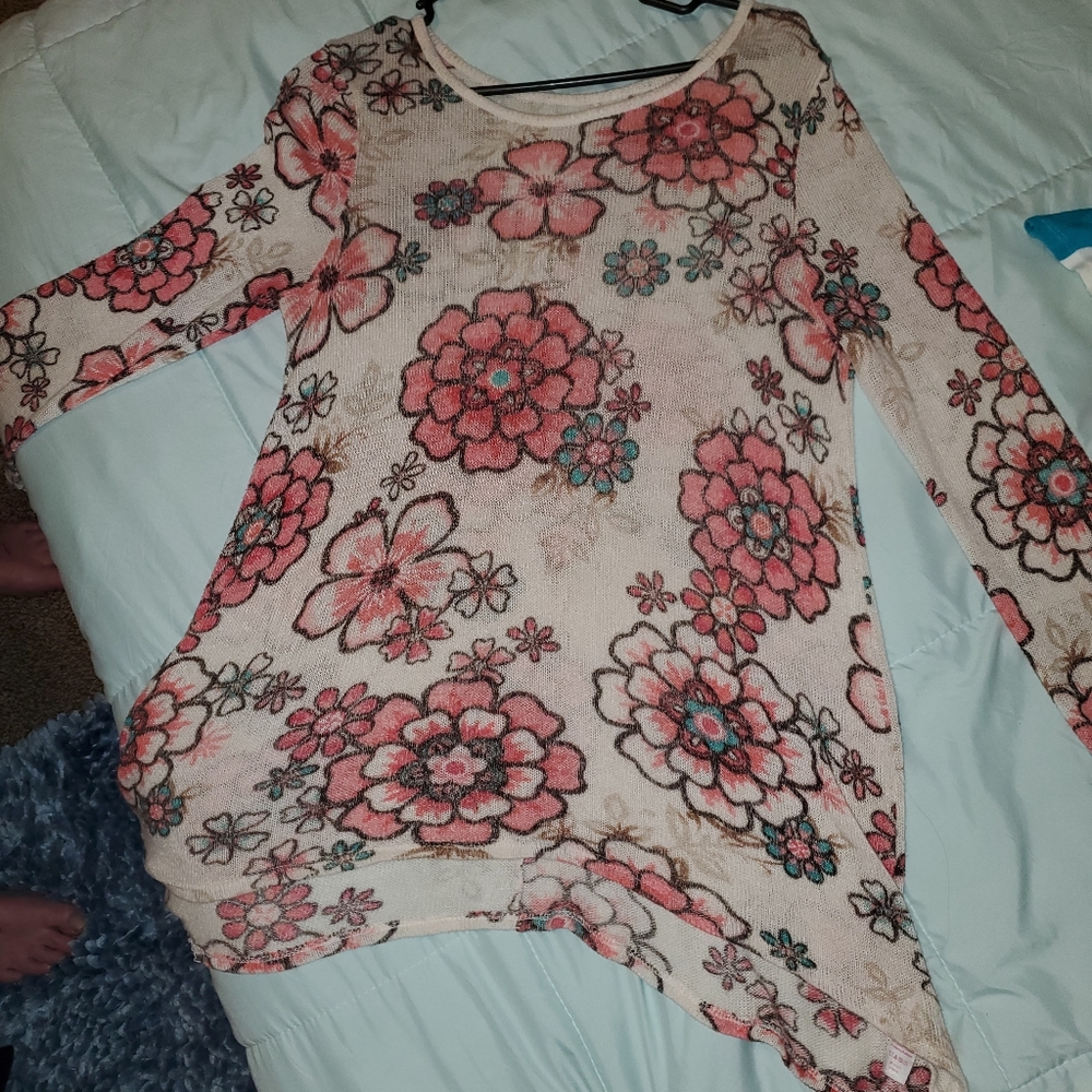 Girls/ women's shirt